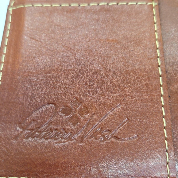 Patricia Nash Terresa Tan Leather Wallet - Picture 4 of 16